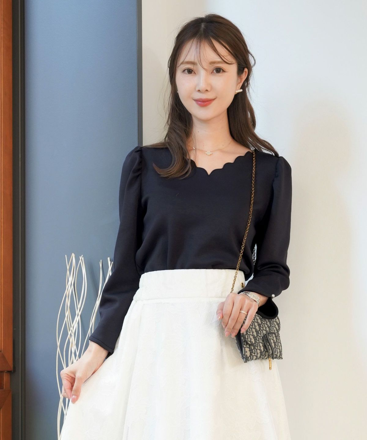 レディース/カットソー/トップス/Tシャツ/もっちり/8分袖/長袖/スカラップ/ギャザー/スリット/アイボリー/ブラック/ネイビー/カジュアル/エレガント/上品/オフィスカジュアル/オフィススタイル/新色/ピンク/くすみピンク/ピーチピンク/ピンクベージュ