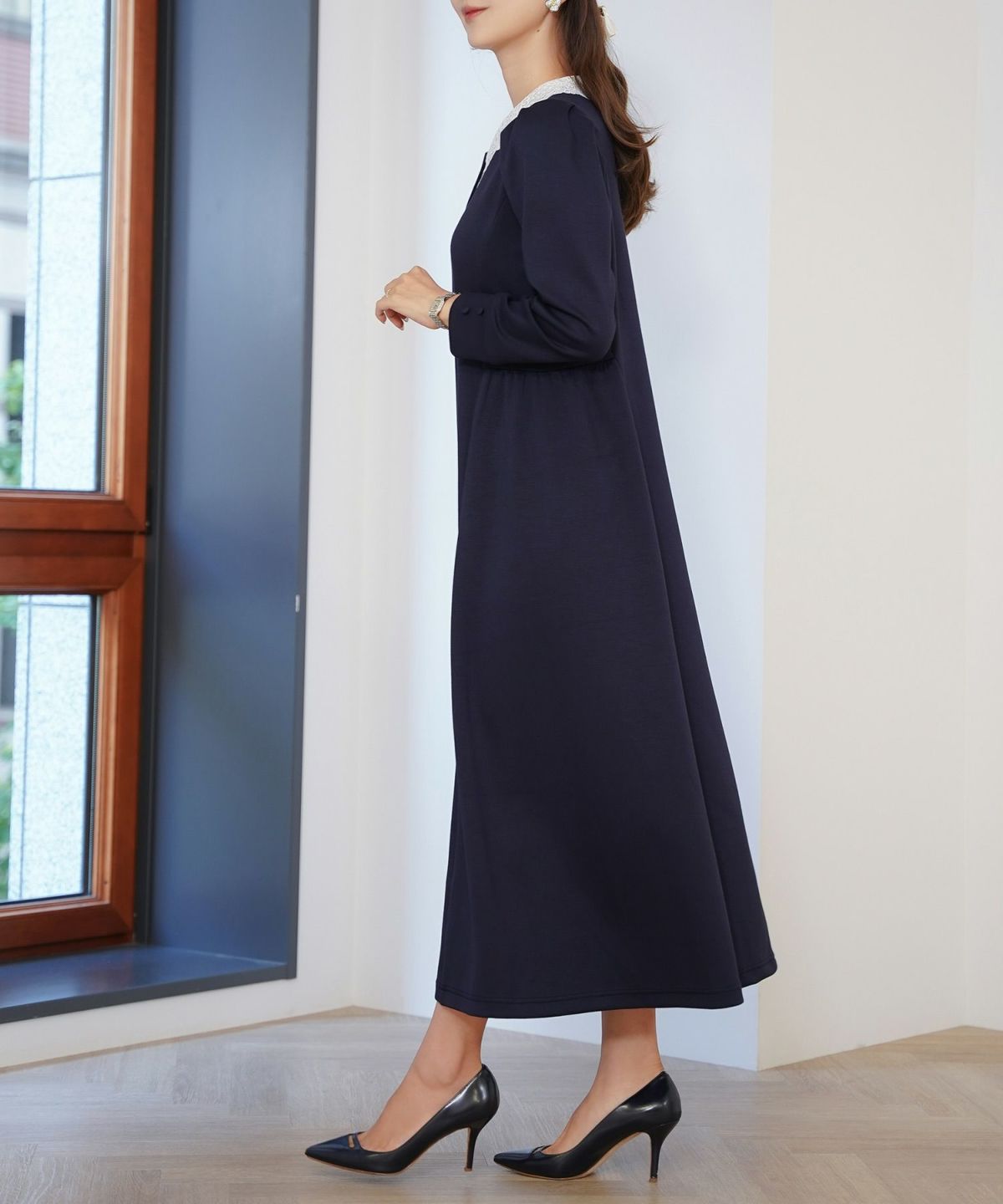 レディース/カットワンピース/カットソー/厚手/あったか/もっちり/柔らか/伸縮性/マタニティ/レース/シャツ襟/きれいめ/カジュアル/リラックス/ワンマイル/ロング/ミモレ丈/長袖/フレア/アイボリー/ブラウン/ネイビー/ブラック/オケージョン/新色/ピンクベージュ/チャコール