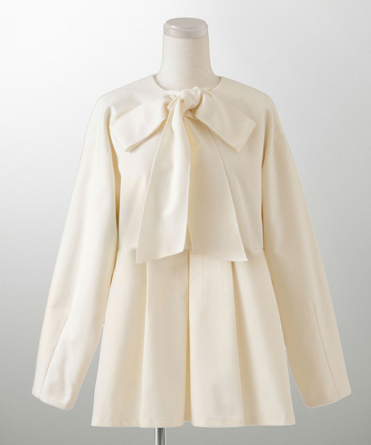 ベーシック ラウンドネック プリーツ コクーンスリーブ ペプラム /アイボリー/チャコール/M