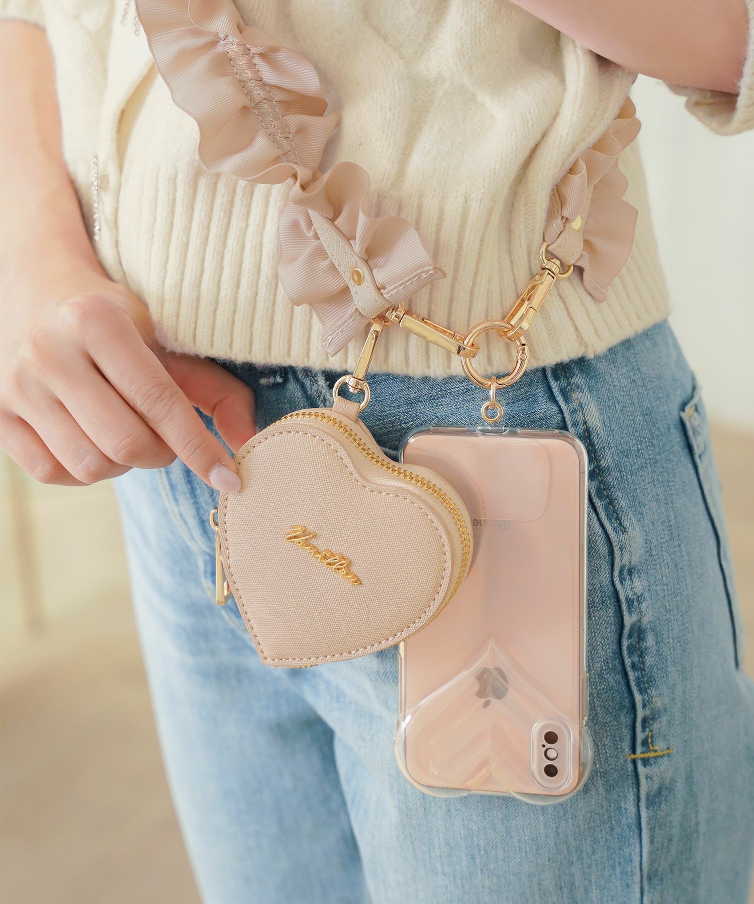レディース/小物/グッズ/スマホストラップ/スマホショルダー/スマホ/オシャレ/フリル/ホルダー/可愛い/斜め掛け/レザー/グログラン/カラビナ/ピンクベージュ/ブラック/ゴールド/ハート/ポーチ/ファスナー/セット/可愛い/上品/フェミニン
