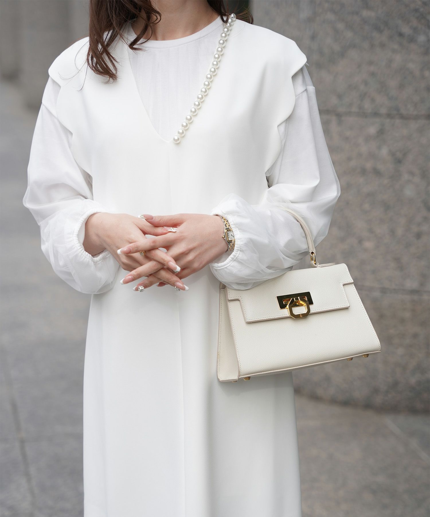 上品 アシンメトリー Vネック タイト オフィス オケージョン 着回し/ホワイト/ブラック/M