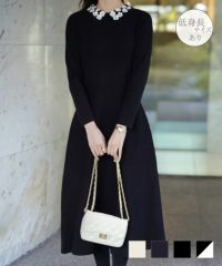 フラワーモチーフ 襟付き ニット ワンピース HUIT アイボリー/ネイビー/ブラック/ミックス