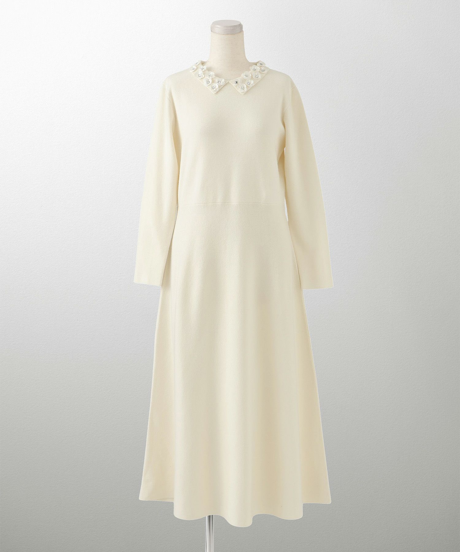 フラワーモチーフ 襟付き ニット ワンピース HUIT ネイビーミックス/アイボリー/ネイビー/ブラック/ミックス