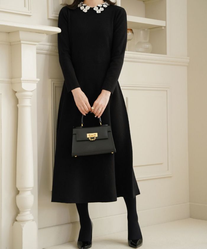 フラワーモチーフ 襟付き ニット ワンピース HUIT ネイビーミックス/アイボリー/ネイビー/ブラック/ミックス