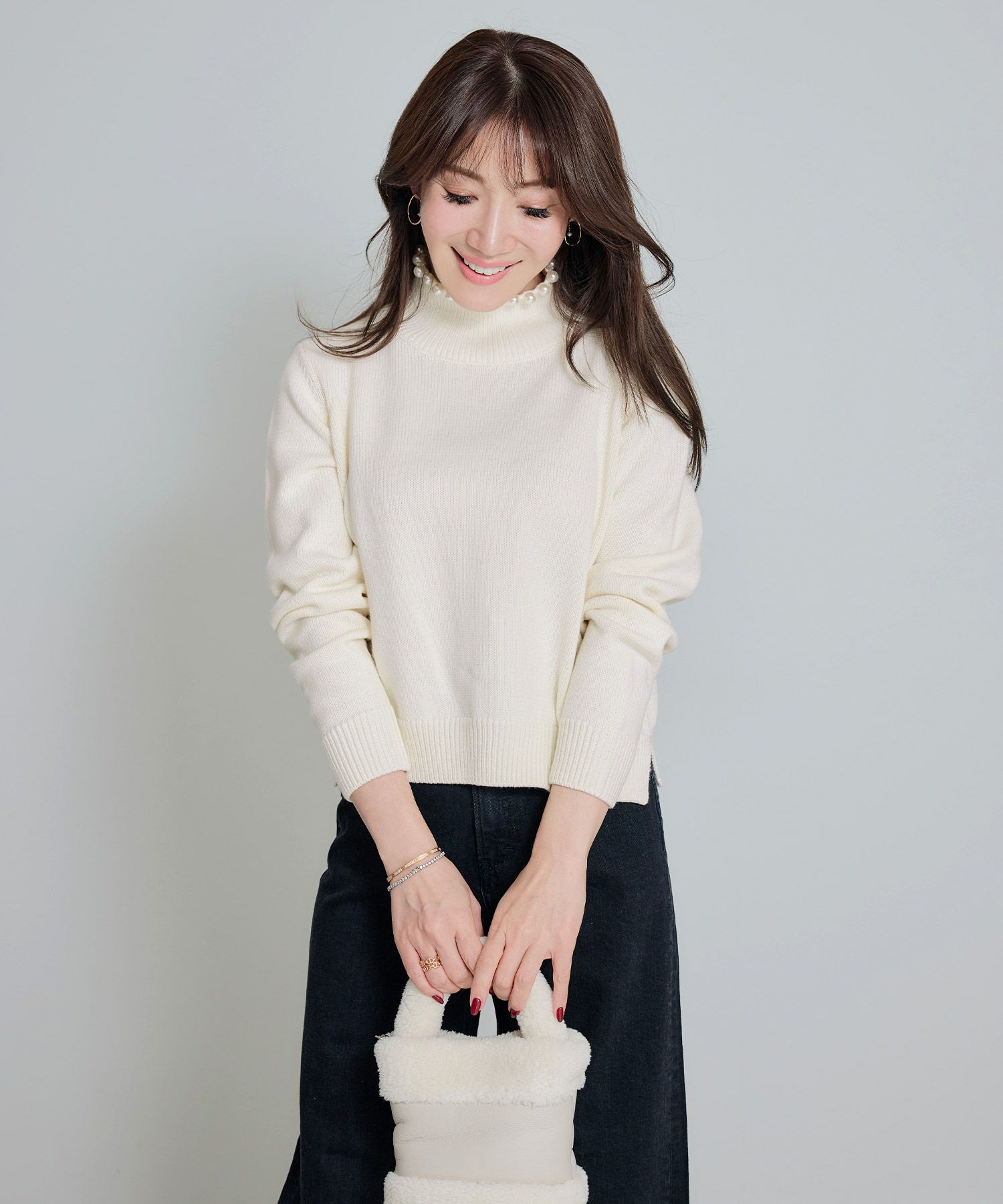 パール付きハイネック ニット