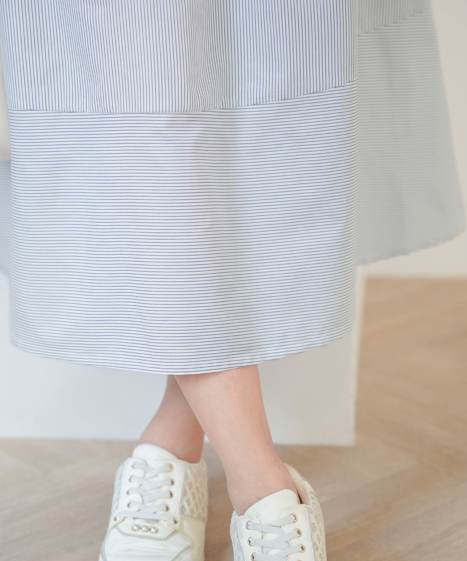 レディース/ボトムス/スカート/フレアスカート/ストライプ柄/刺繍/ロゴ/タック/ポケット/清涼感/春/夏/リボン/ピンク/サックス