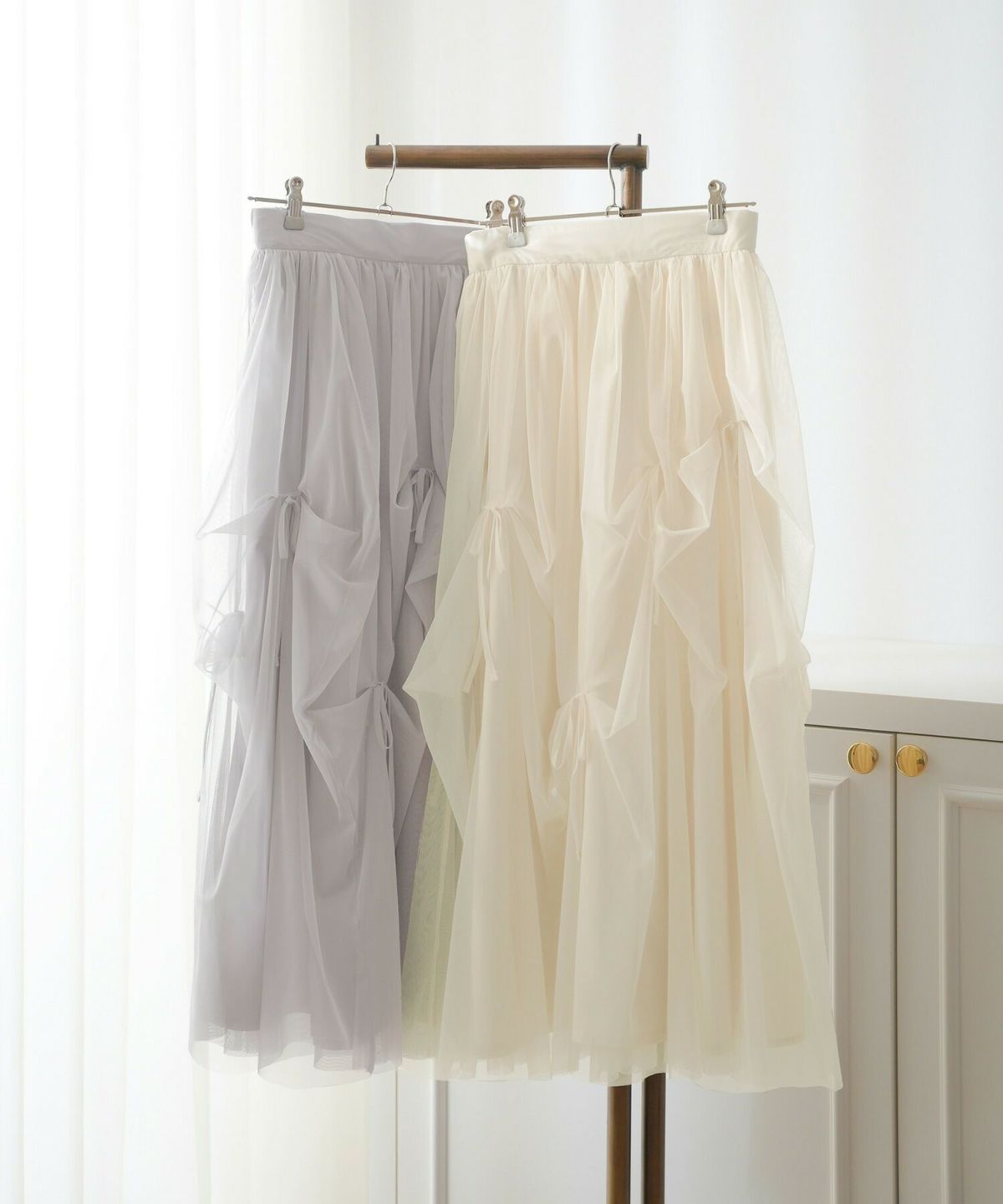 レディース/セレクト/ボトムス/スカート/チュール/リボン/アシメ/ランダム/シアー/透け感/ウエストゴム/春/夏/秋/冬/フェミニン/上品/エレガント/かわいい/アイボリ－/グレー