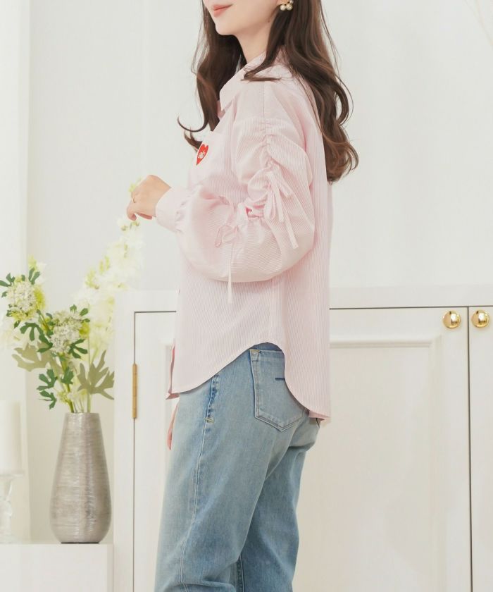 レディース/シャツ/ブラウス/襟/刺繍/リボン/春/夏/パワショル/ハート/ストライプ/カジュアル/ギャザー/ポケット/涼し気/サックス/ピンク/可愛い/フェミニン