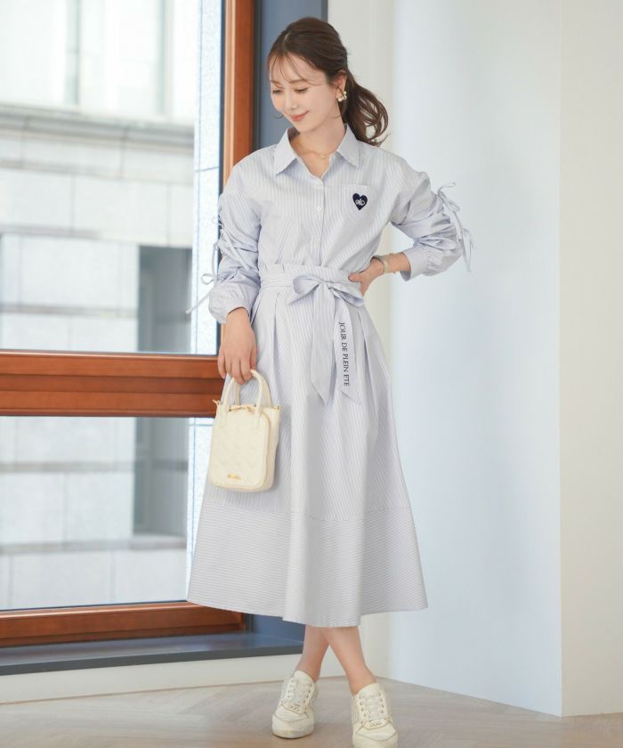 レディース/シャツ/ブラウス/襟/刺繍/リボン/春/夏/パワショル/ハート/ストライプ/カジュアル/ギャザー/ポケット/涼し気/サックス/ピンク/可愛い/フェミニン