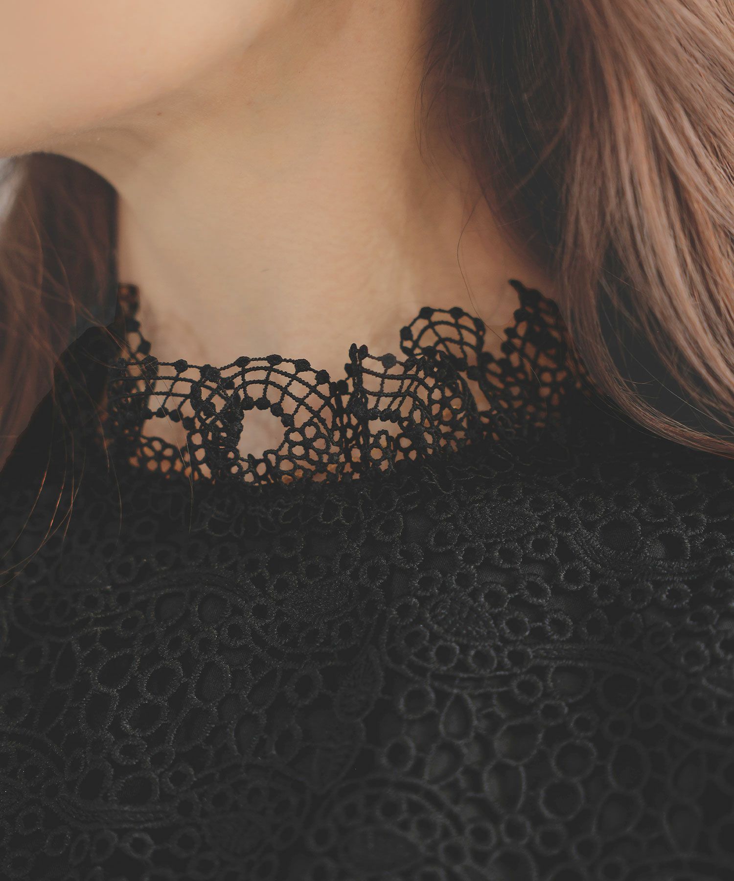 手洗い可レーススタンドカラーおしゃれフェミニン透け感上品きれいめオケージョン長袖白黒ジョイントスペース