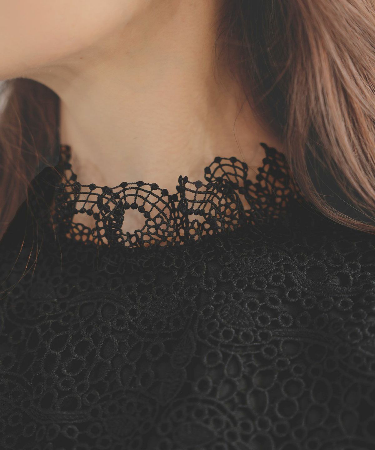 手洗い可レーススタンドカラーおしゃれフェミニン透け感上品きれいめオケージョン長袖白黒ジョイントスペース