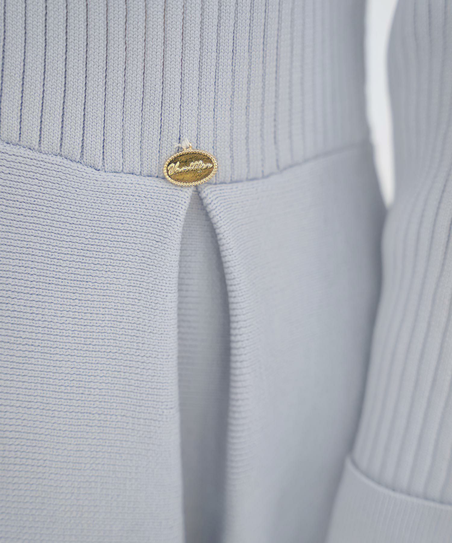 レディース/ワンピース/ニットワンピース/ニット/襟/パール/トリム/長袖/ロング/ミモレ/フレアシルエット/タック/前あき/ピンクベージュ/ブルーグレー/ネイビー/上品/エレガント/フェミニン/大人/新色/チャコール/ベージュ/エクリュ