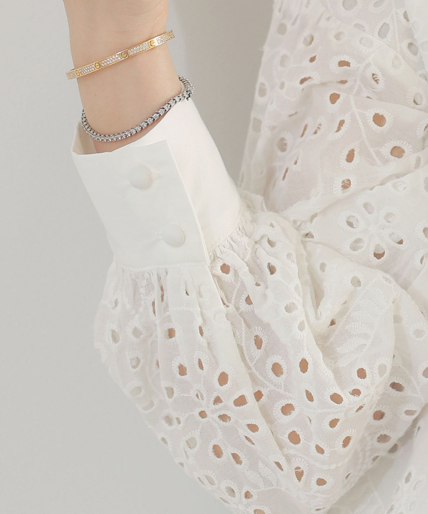 手洗い可体型カバーオフィス裾カットくるみ釦おしゃれフェミニン上品大人可愛いきれいめ春白黒ジョイントスペース