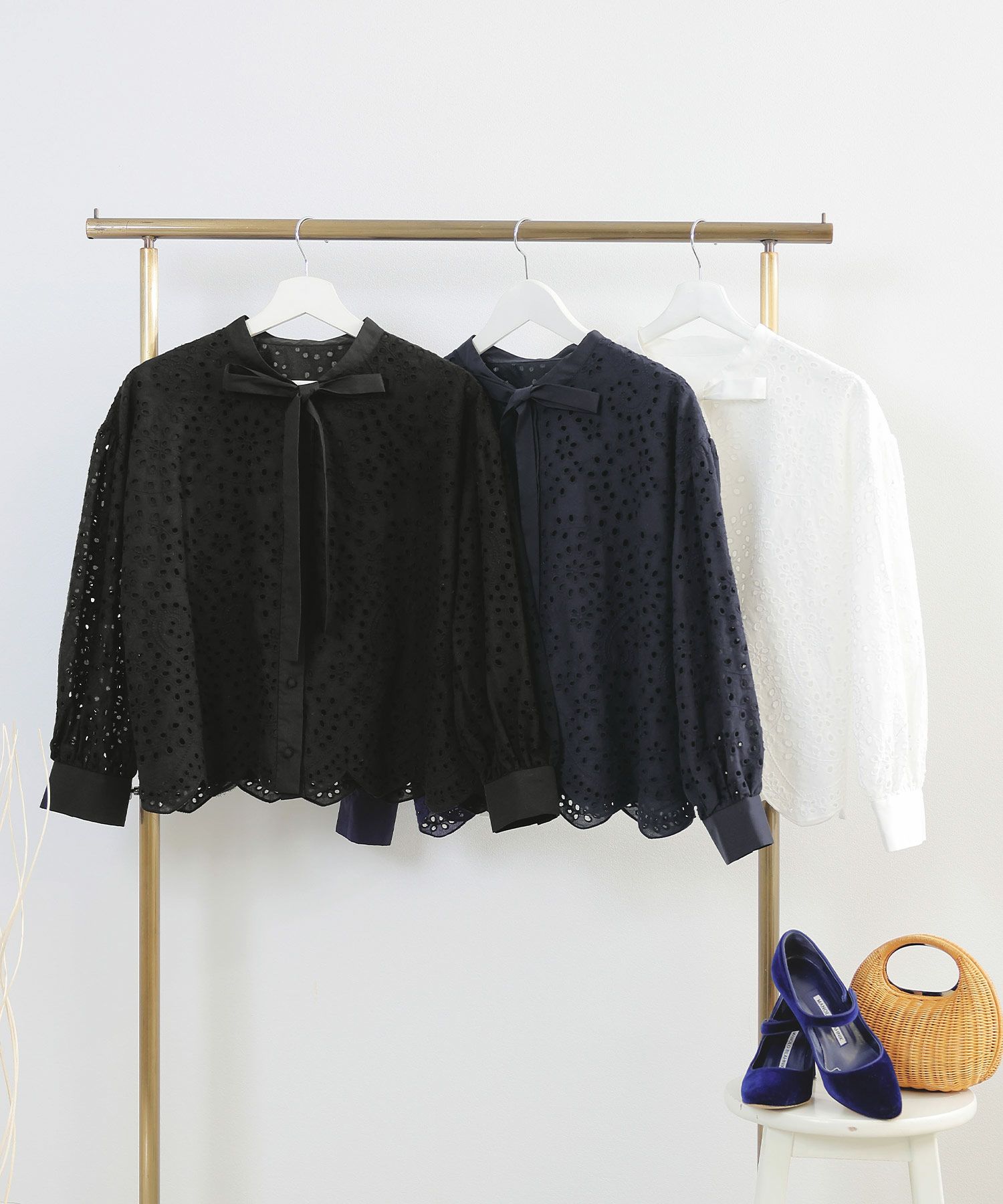 手洗い可体型カバーオフィス裾カットくるみ釦おしゃれフェミニン上品大人可愛いきれいめ春白黒ジョイントスペース