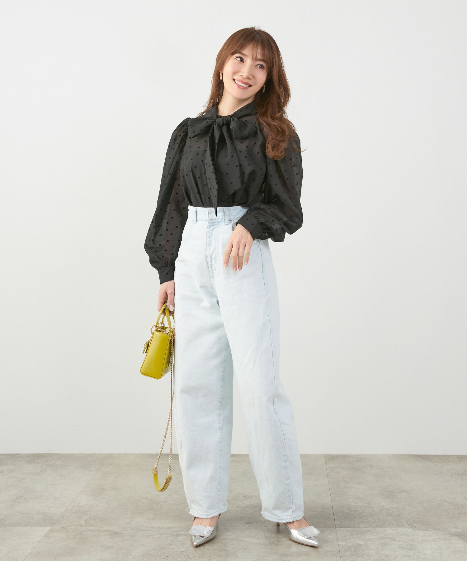 手洗い可オケージョンオフィス学校行事おしゃれフェミニン透け感上品きれいめ長袖白黒ジョイントスペース