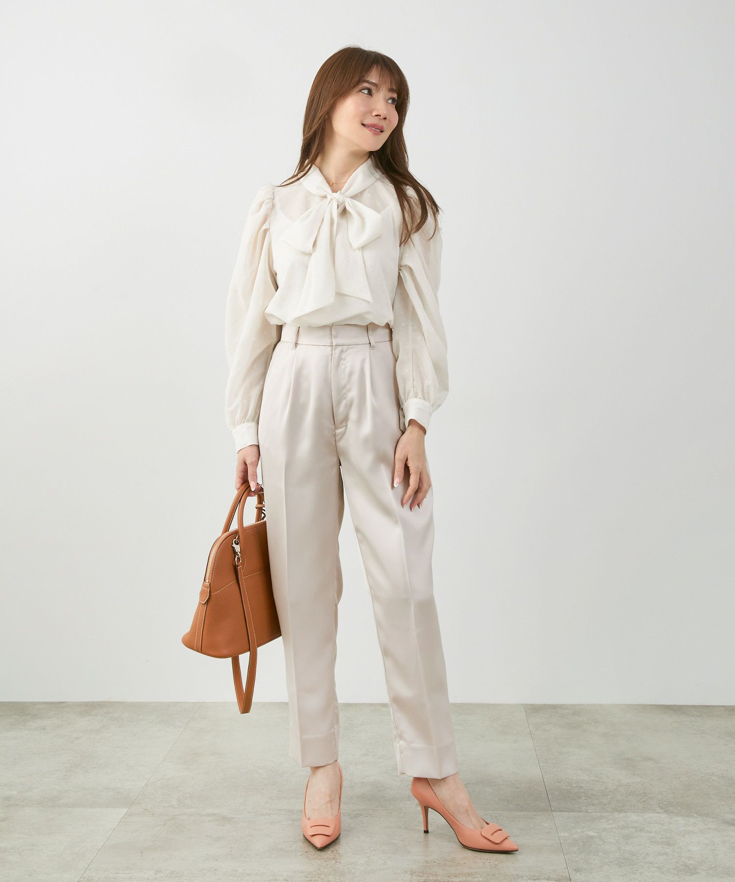 手洗い可オケージョンオフィス学校行事おしゃれフェミニン透け感上品きれいめ長袖白黒ジョイントスペース