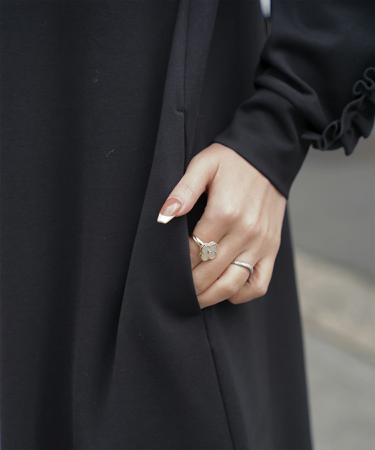 レディース 春 秋 ポンチ素材 カジュアル 上品/グレー/ブラック/M/プチフリル/ポケット/長袖