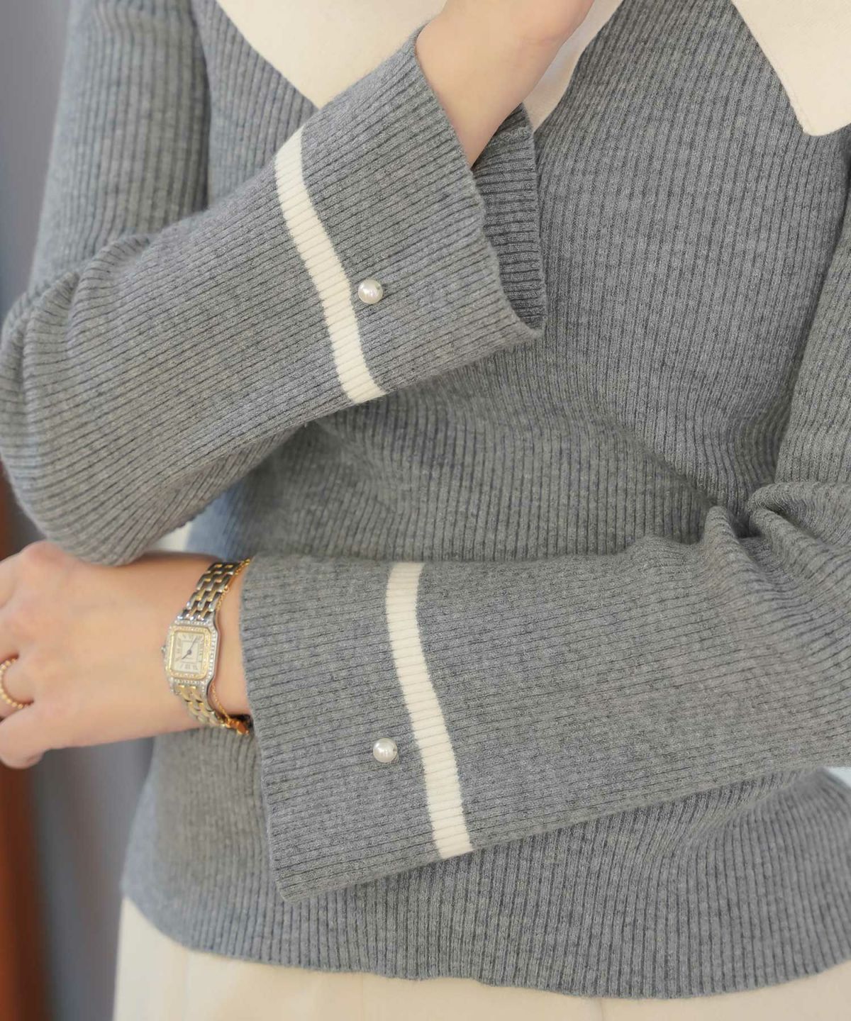 レディース/トップス/ニット/アシメカラー/襟/バイカラー/配色/パール/長袖/ハイゲージ/ピンク/モカ/チャコール/ネイビー/春/秋/冬/伸縮/上品/フェミニン/エレガント/かわいい/大人