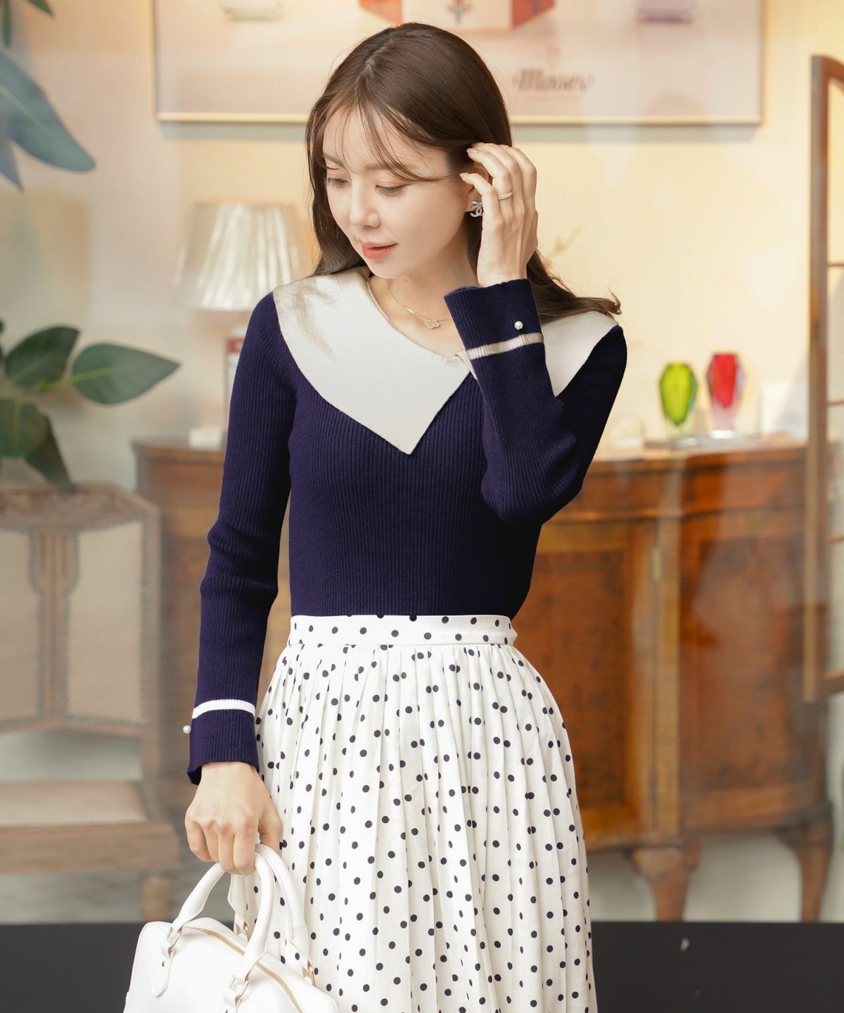 レディース/トップス/ニット/アシメカラー/襟/バイカラー/配色/パール/長袖/ハイゲージ/ピンク/モカ/チャコール/ネイビー/春/秋/冬/伸縮/上品/フェミニン/エレガント/かわいい/大人