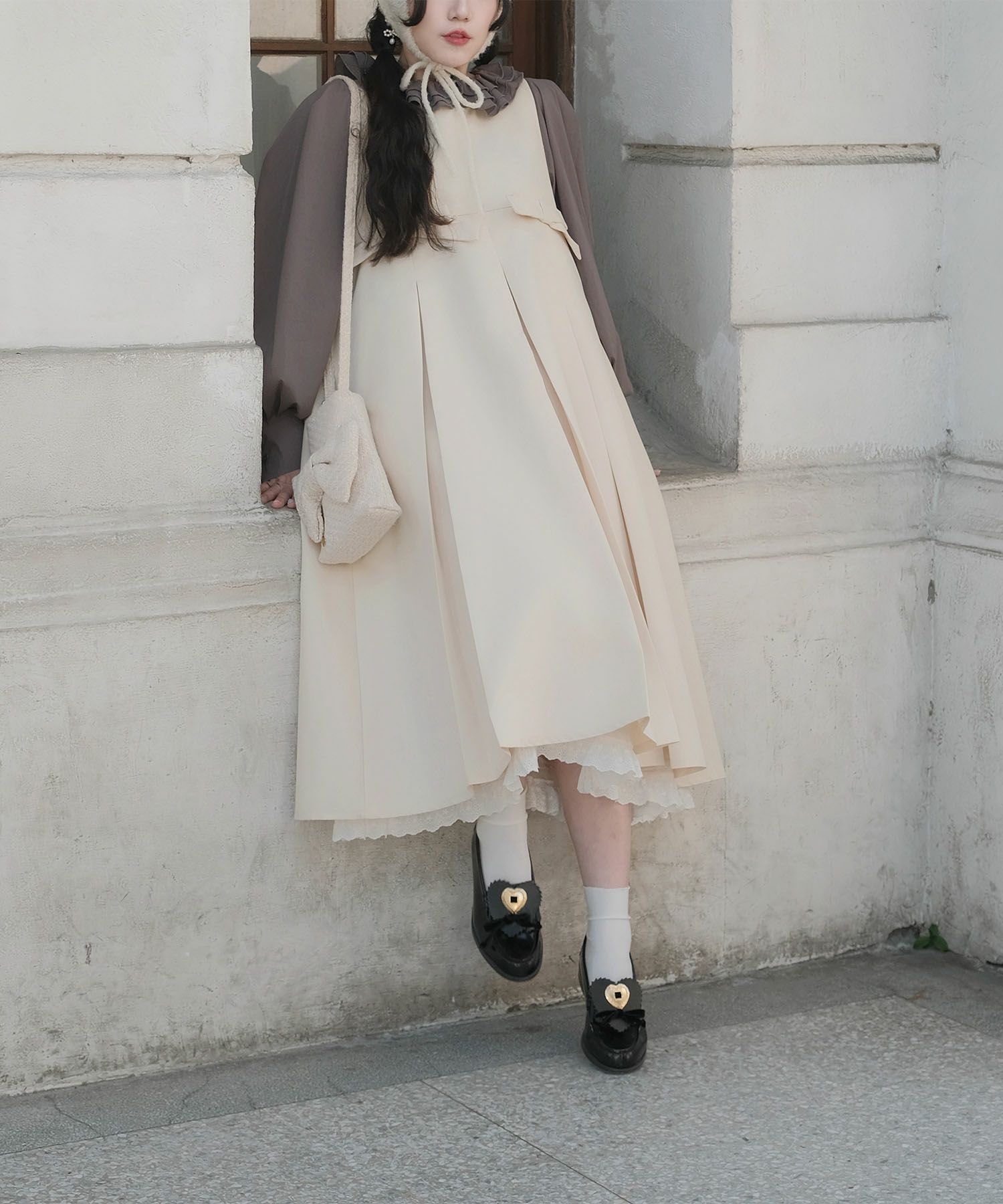 フリルカラー ボリュームスリーブ ドールライク レイヤード ホワイト/チャコール/M