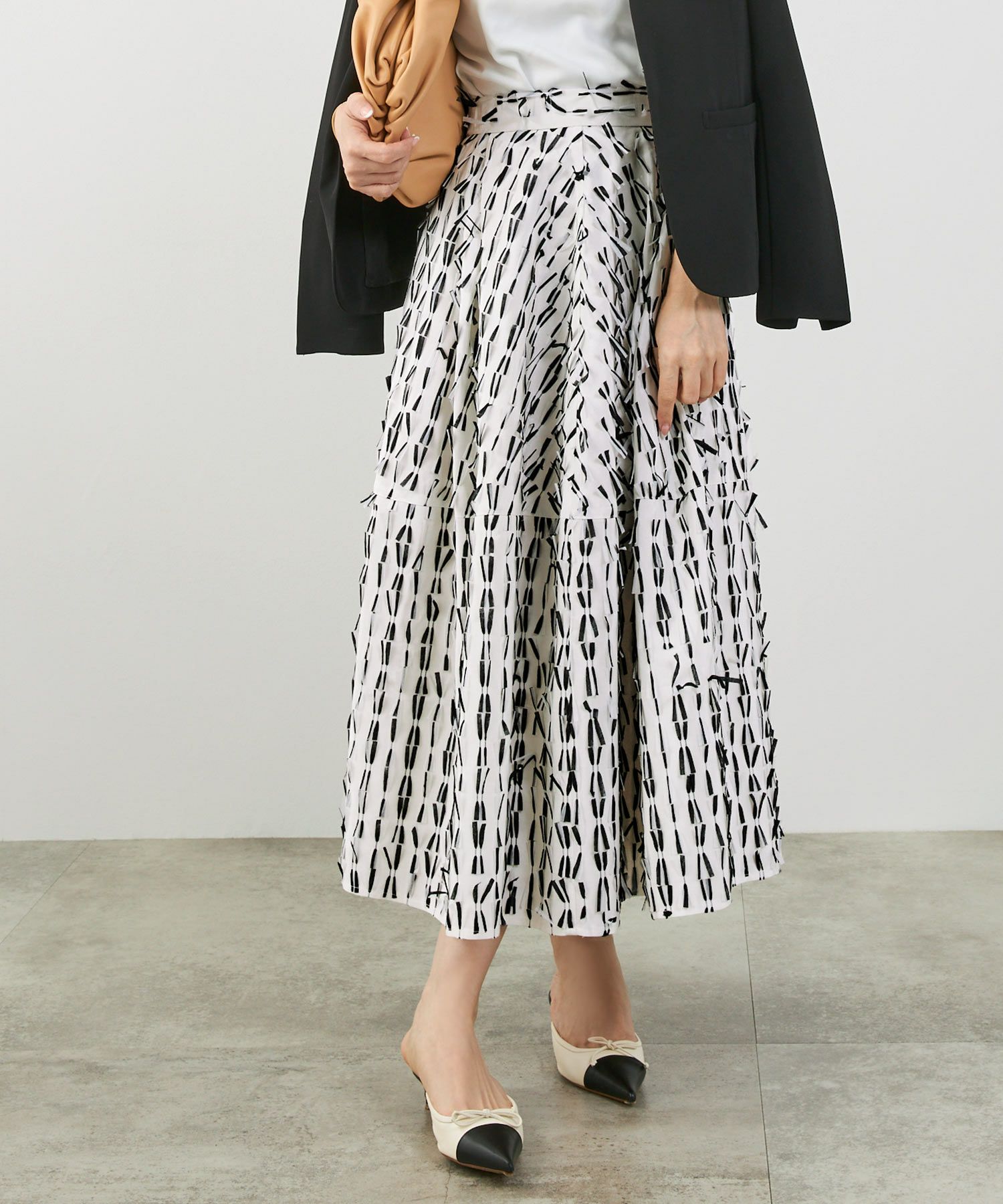 手洗い可上品きれいめエレガントフリンジモノトーン白黒ふんわりジョイントスペース