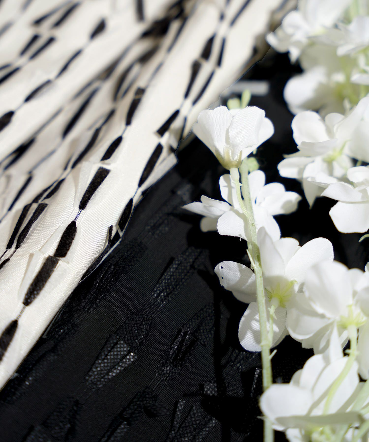 手洗い可上品きれいめエレガントフリンジモノトーン白黒ふんわりジョイントスペース