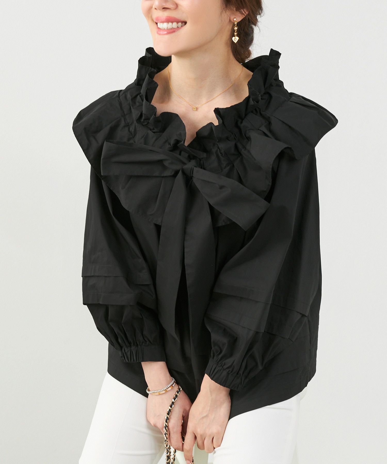 手洗い可体型カバーオフィスおしゃれフェミニン上品大人可愛いきれいめ春白黒ジョイントスペース