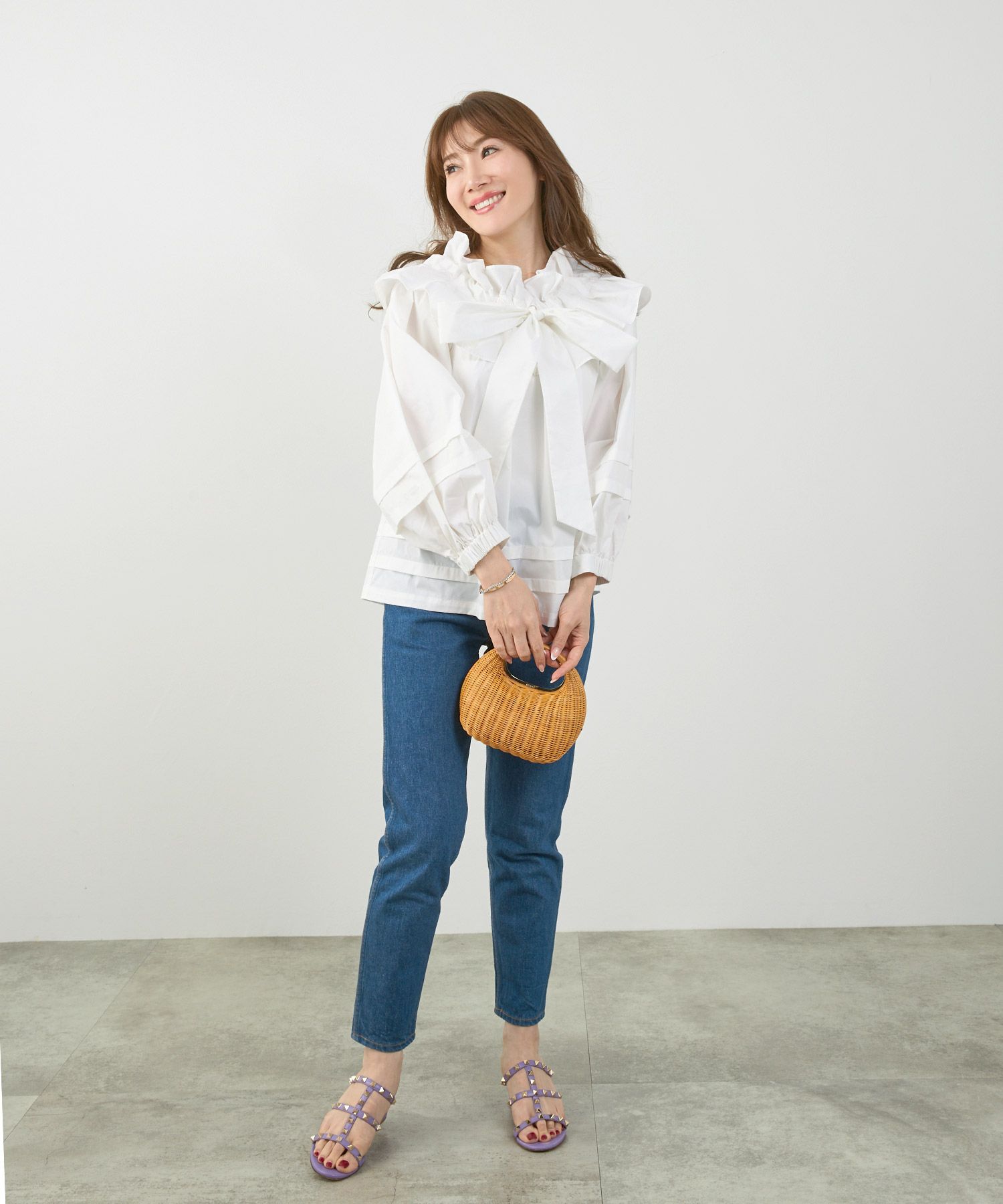 手洗い可体型カバーオフィスおしゃれフェミニン上品大人可愛いきれいめ春白黒ジョイントスペース