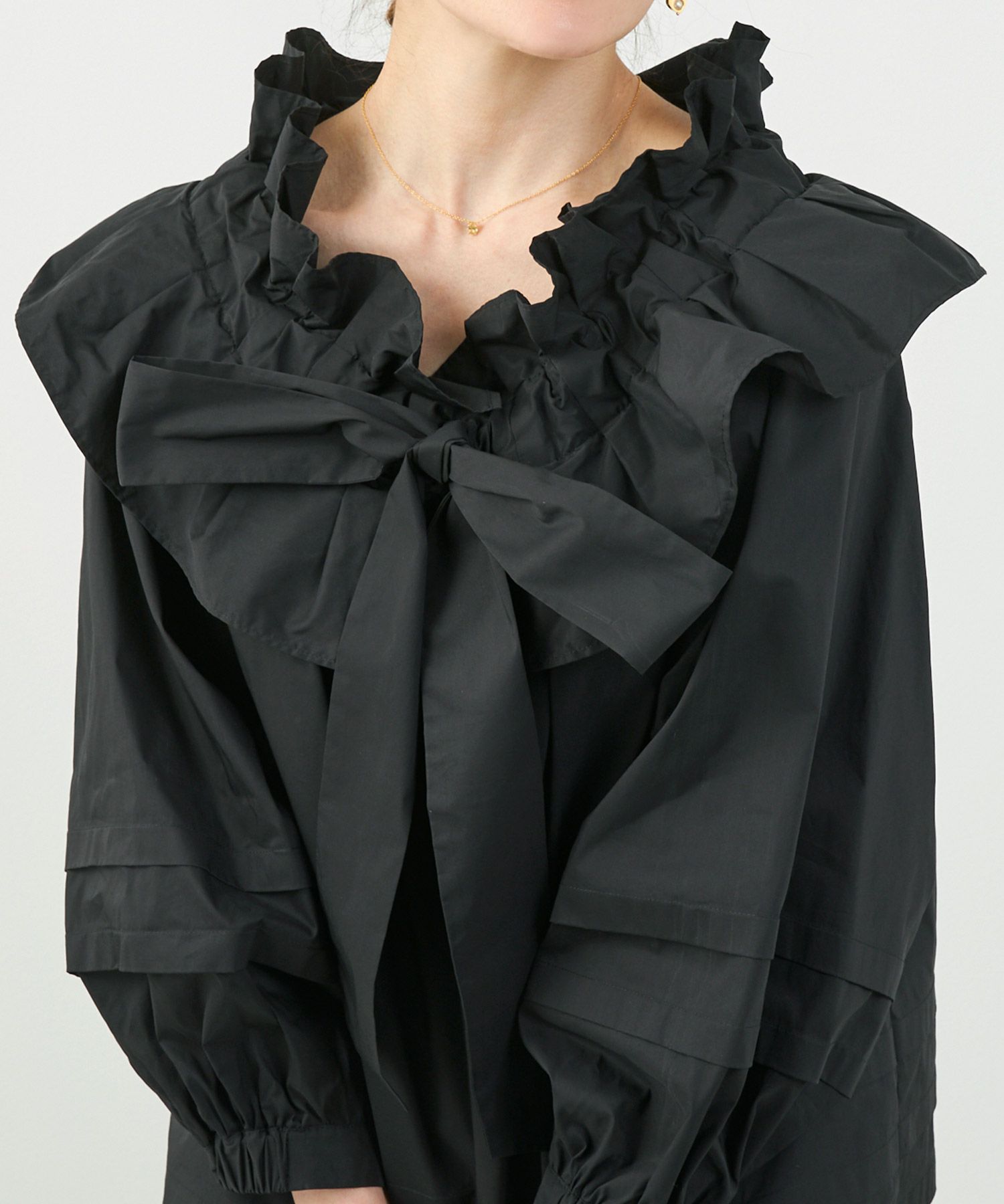 手洗い可体型カバーオフィスおしゃれフェミニン上品大人可愛いきれいめ春白黒ジョイントスペース