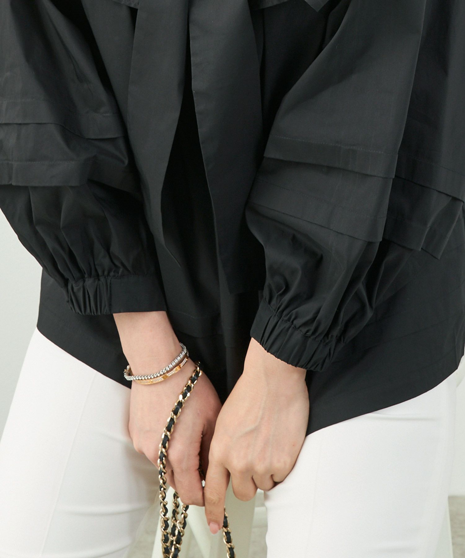 手洗い可体型カバーオフィスおしゃれフェミニン上品大人可愛いきれいめ春白黒ジョイントスペース