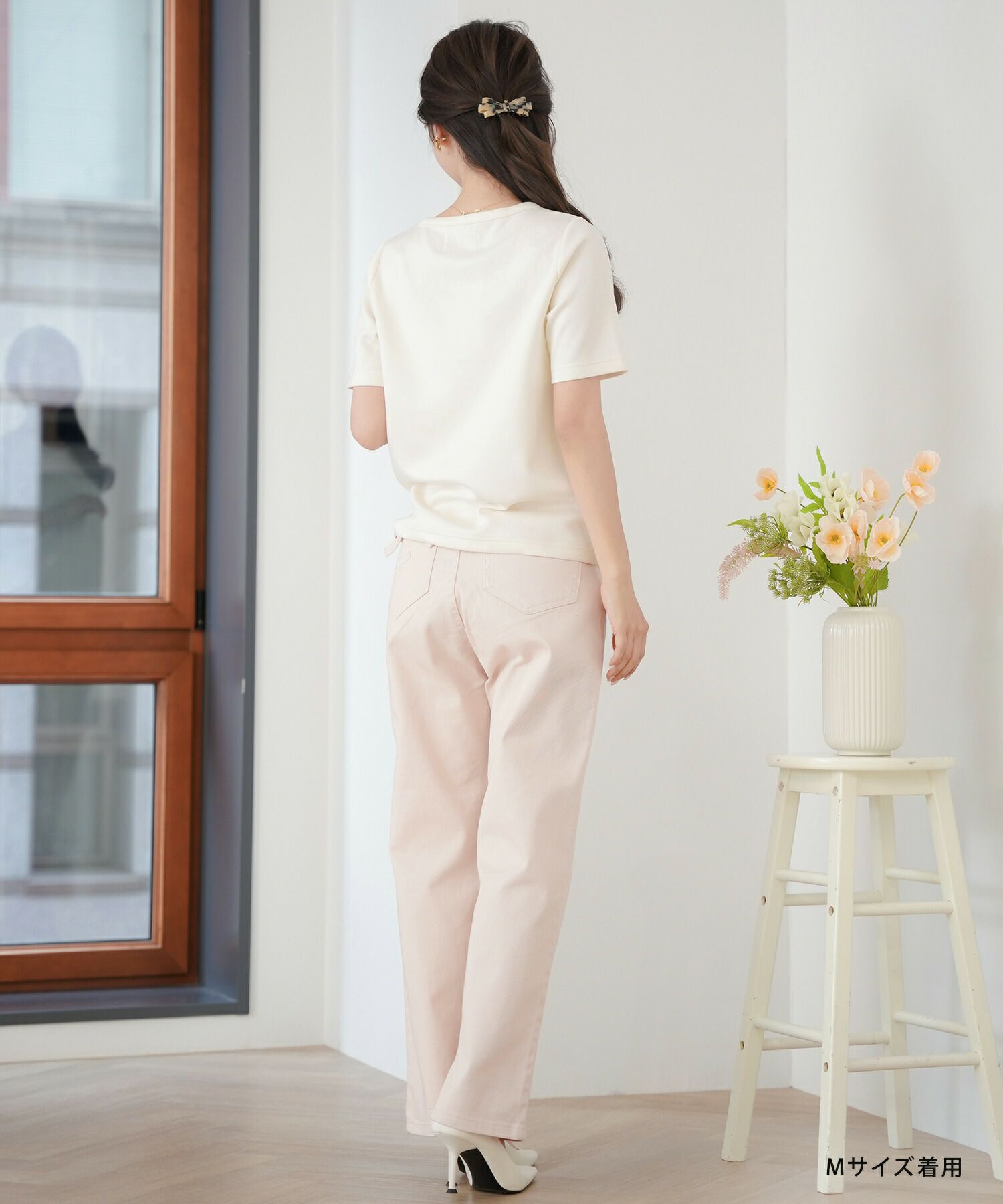 レディース/Tシャツ/トップス/夏/春/半袖/クロップド丈/ショート丈/コンパクト丈/ミディアム/普通/S/M/サイズ展開/丈違い/短め/クルーネック/キラキラ/ホットフィックス/ロゴ/トレンド/カジュアル/オフィスカジュアル/エレガント/フェミニン/上品/シンプル