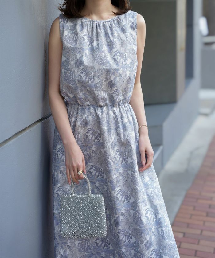 Chesty夏　ブルーお花柄リボンワンピース Chesty】カラフル花柄ワンピース - レンタルドレスのdressy