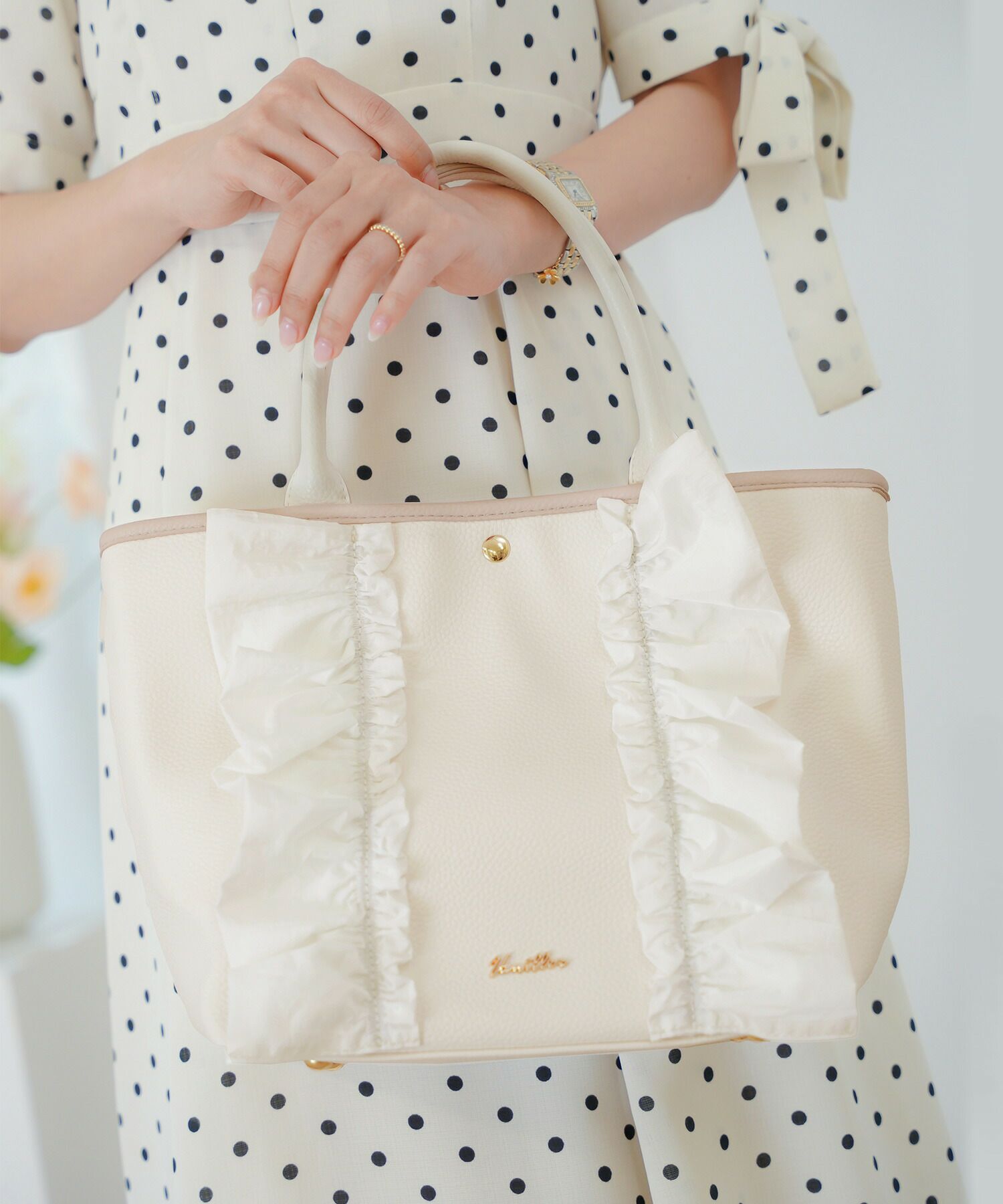 レディース/小物/バッグ/トートバッグ/合皮/フェイクレザー/しぼ/細ハンドル/ショルダー/台形/フリル/異素材/配色/バイカラー/ポケット/オフホワイト/ダスティピンク/ピンク/白/上品/エレガント/フェミニン