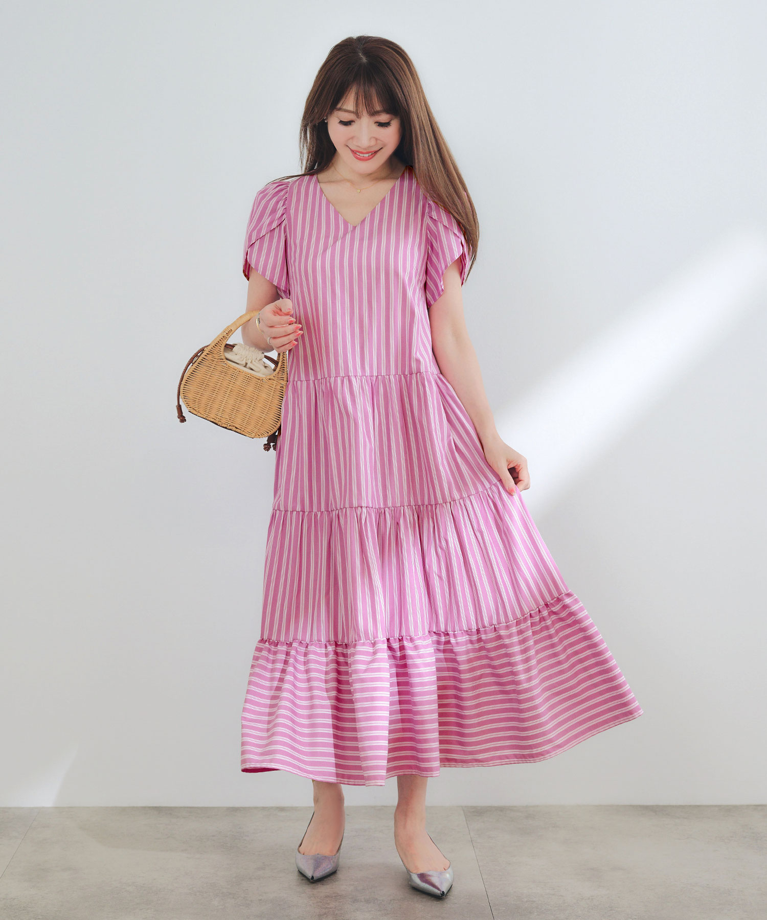 手洗い可Vネック袖山ギャザーフレアおしゃれフェミニンナチュラル上品大人可愛いきれいめ体型カバー夏ジョイントスペース