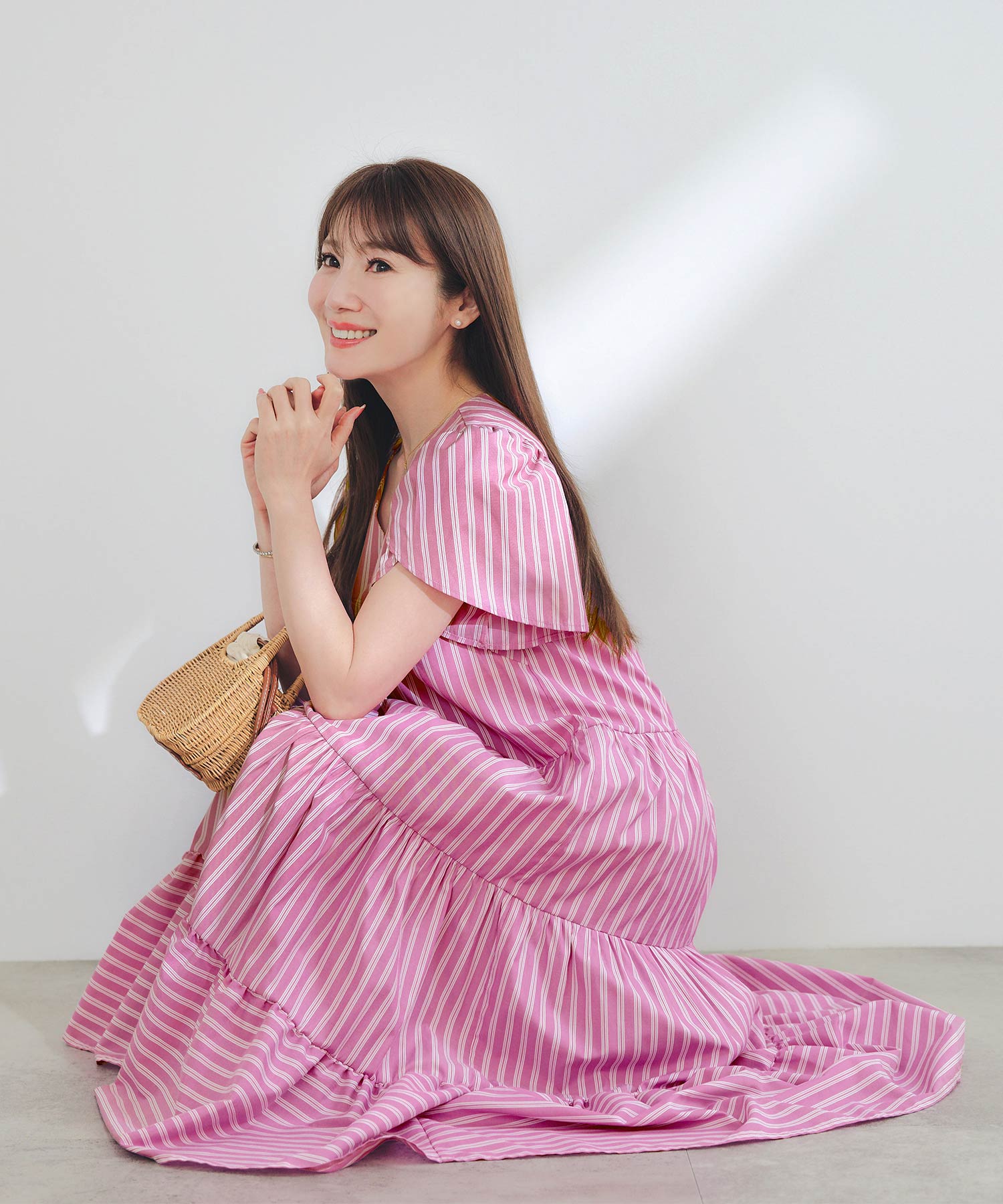 手洗い可Vネック袖山ギャザーフレアおしゃれフェミニンナチュラル上品大人可愛いきれいめ体型カバー夏ジョイントスペース