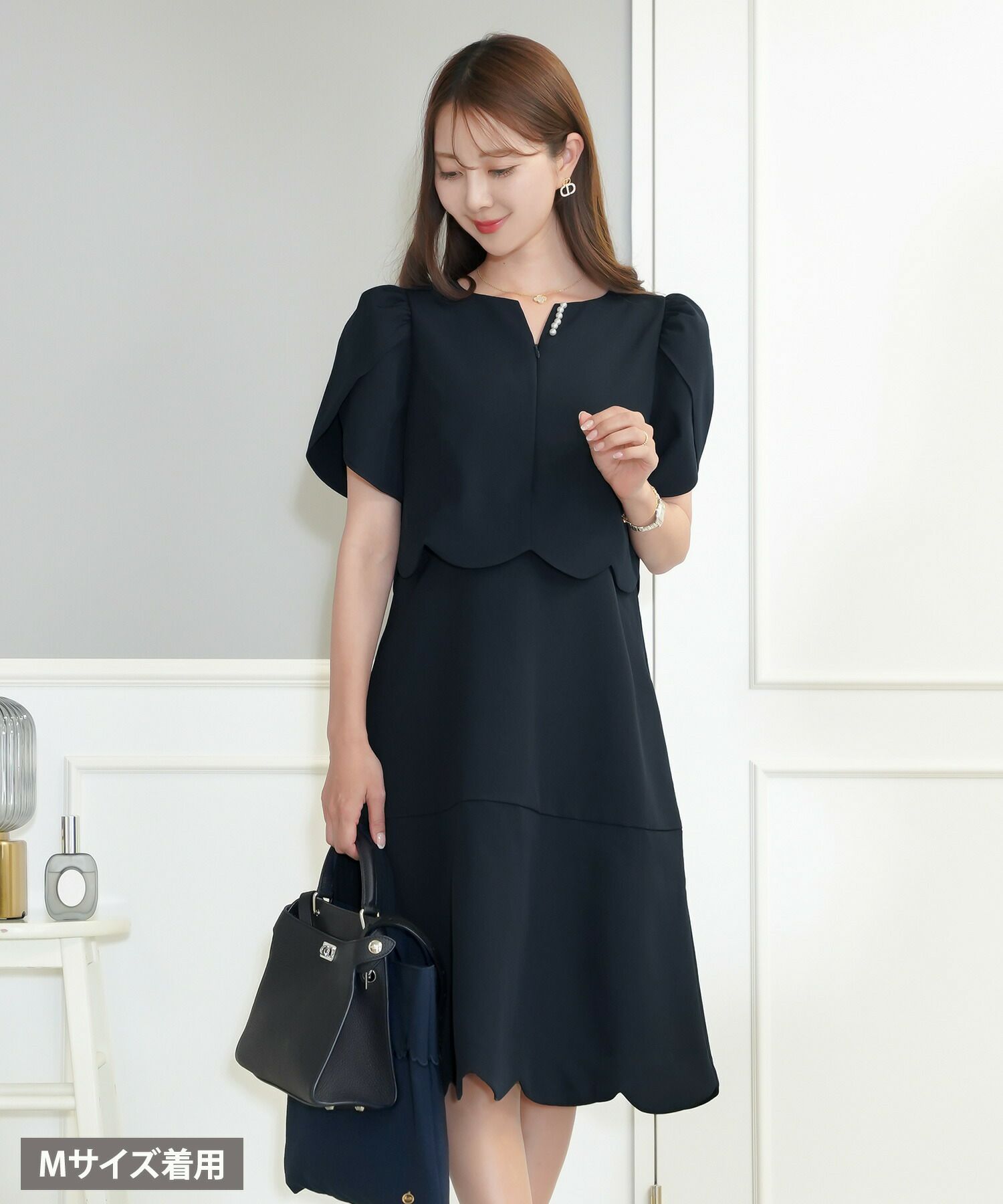 レディース/ワンピース/M/L/サイズ展開/スカラップ/セパレート風/膝丈/膝下丈/半袖/チューリップスリーブ/フレア/ゆとり/ゆったり/妊婦/産前産後/フロントファスナー/パール/授乳/ママ/授業参観/お宮参り/オケージョン/ピンクベージュ/ネイビー