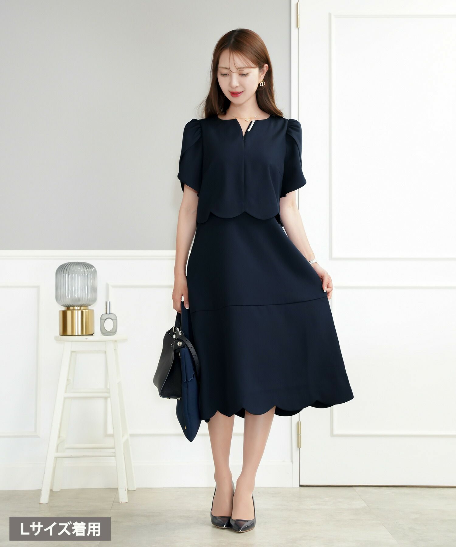 レディース/ワンピース/M/L/サイズ展開/スカラップ/セパレート風/膝丈/膝下丈/半袖/チューリップスリーブ/フレア/ゆとり/ゆったり/妊婦/産前産後/フロントファスナー/パール/授乳/ママ/授業参観/お宮参り/オケージョン/ピンクベージュ/ネイビー