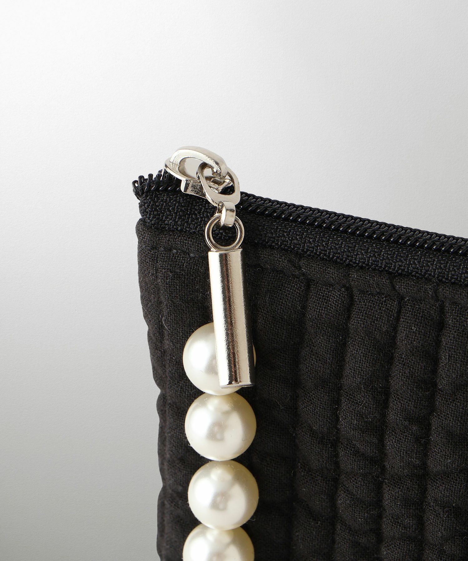 ポーチ パール ヌビ 韓国 アイボリー グレー チャコール ブラック パールトリム フラット ミドル