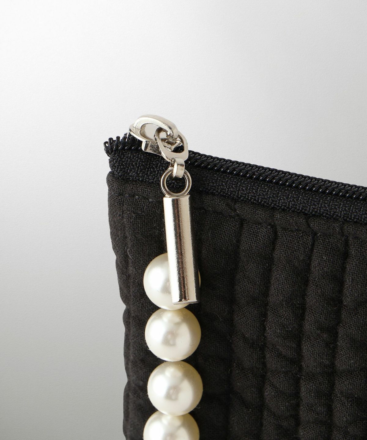 ポーチ パール ヌビ 韓国 アイボリー グレー チャコール ブラック パールトリム フラット ミドル