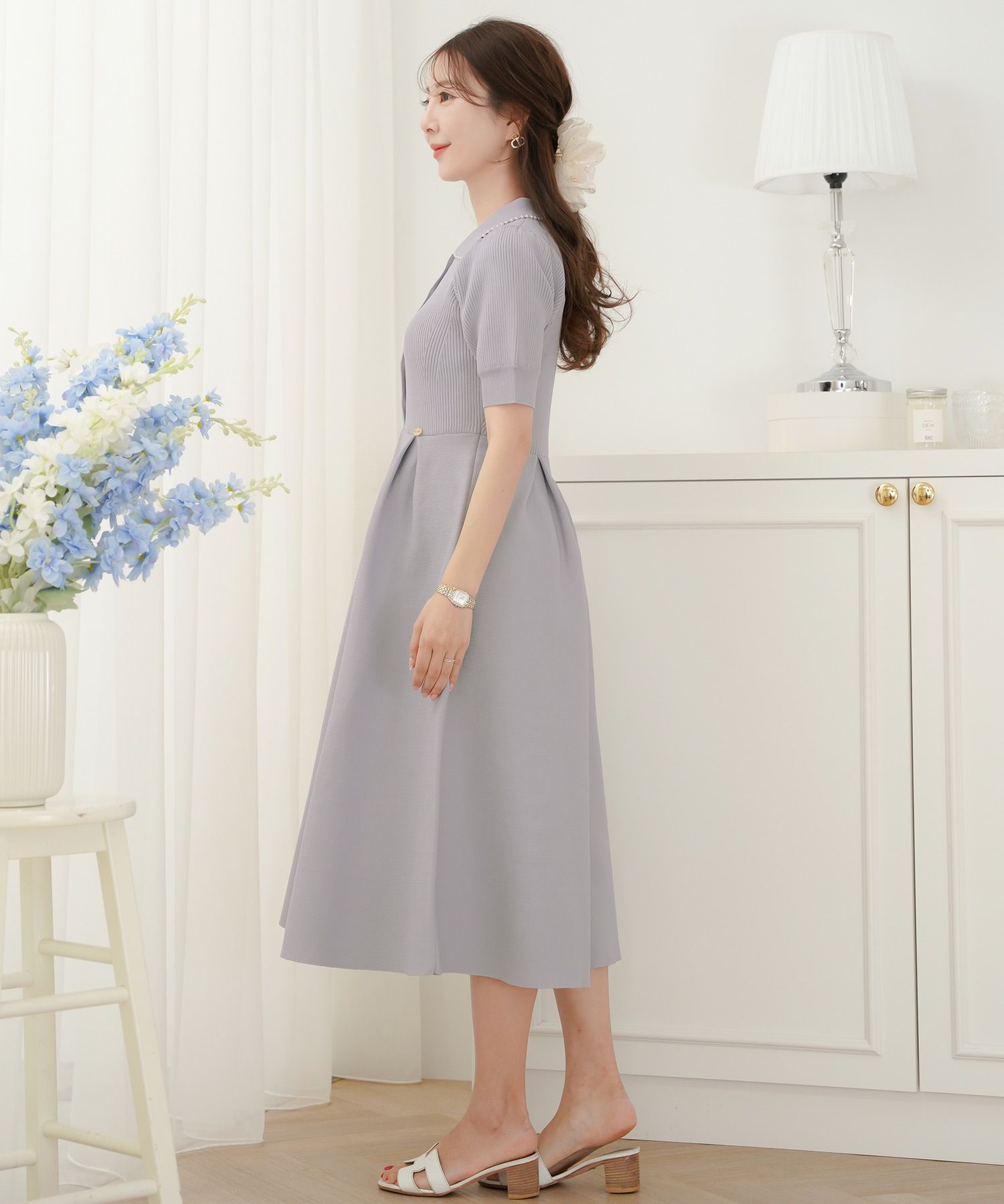 レディース/ワンピース/ニットワンピース/ニット/襟/パール/パールトリム/リブ編み/ロング/ミモレ/フレアシルエット/タック/前あき/ブルーグレー/ラベンダー/ピンクベージュ/ネイビー/上品/エレガント/フェミニン/大人/ヒット/リニューアル/半袖/新色/ブラウン