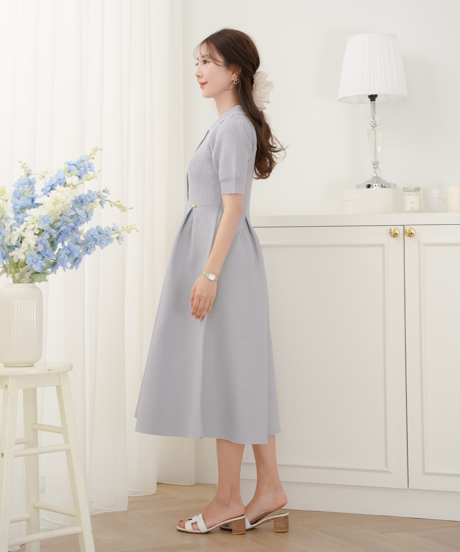 レディース/ワンピース/ニットワンピース/ニット/襟/パール/パールトリム/リブ編み/ロング/ミモレ/フレアシルエット/タック/前あき/ブルーグレー/ラベンダー/ピンクベージュ/ネイビー/上品/エレガント/フェミニン/大人/ヒット/リニューアル/半袖/新色/ブラウン