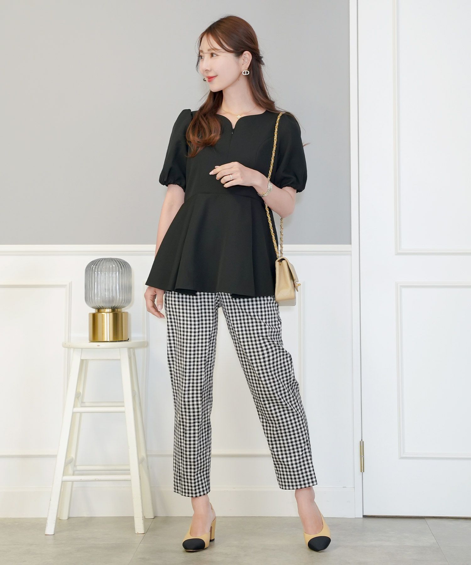 レディース/トップス/ブラウス/フロントファスナー/ハートネック/半袖/袖ゴム/ペプラムシルエット/パネルライン/体型カバー/袖口ゴム/授乳/ママ/フレアシルエット/イエロー/バターイエロー/ピンクベージュ/ブラック/上品/エレガント/フェミニン/シンプル/