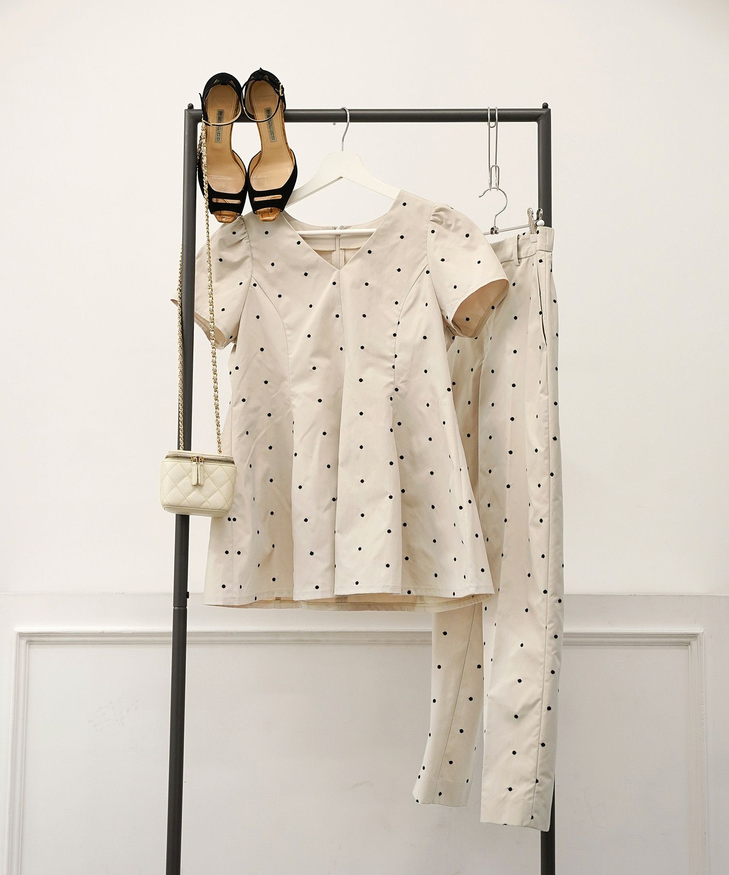 手洗い可セットアップ対応可水玉かわいい上品きれいめ大人カジュアルオフィスフォーマルフェミニン美脚ジョイントスペース