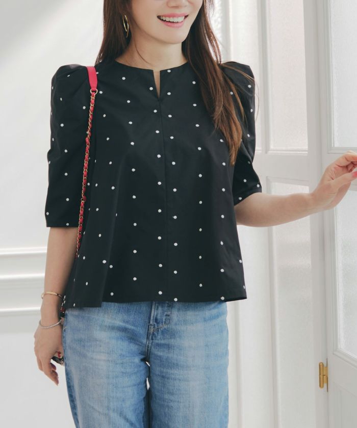 手洗い可セットアップ対応可水玉かわいい上品きれいめ大人カジュアルオフィスフォーマルフェミニンパフスリーブスリットジョイントスペース