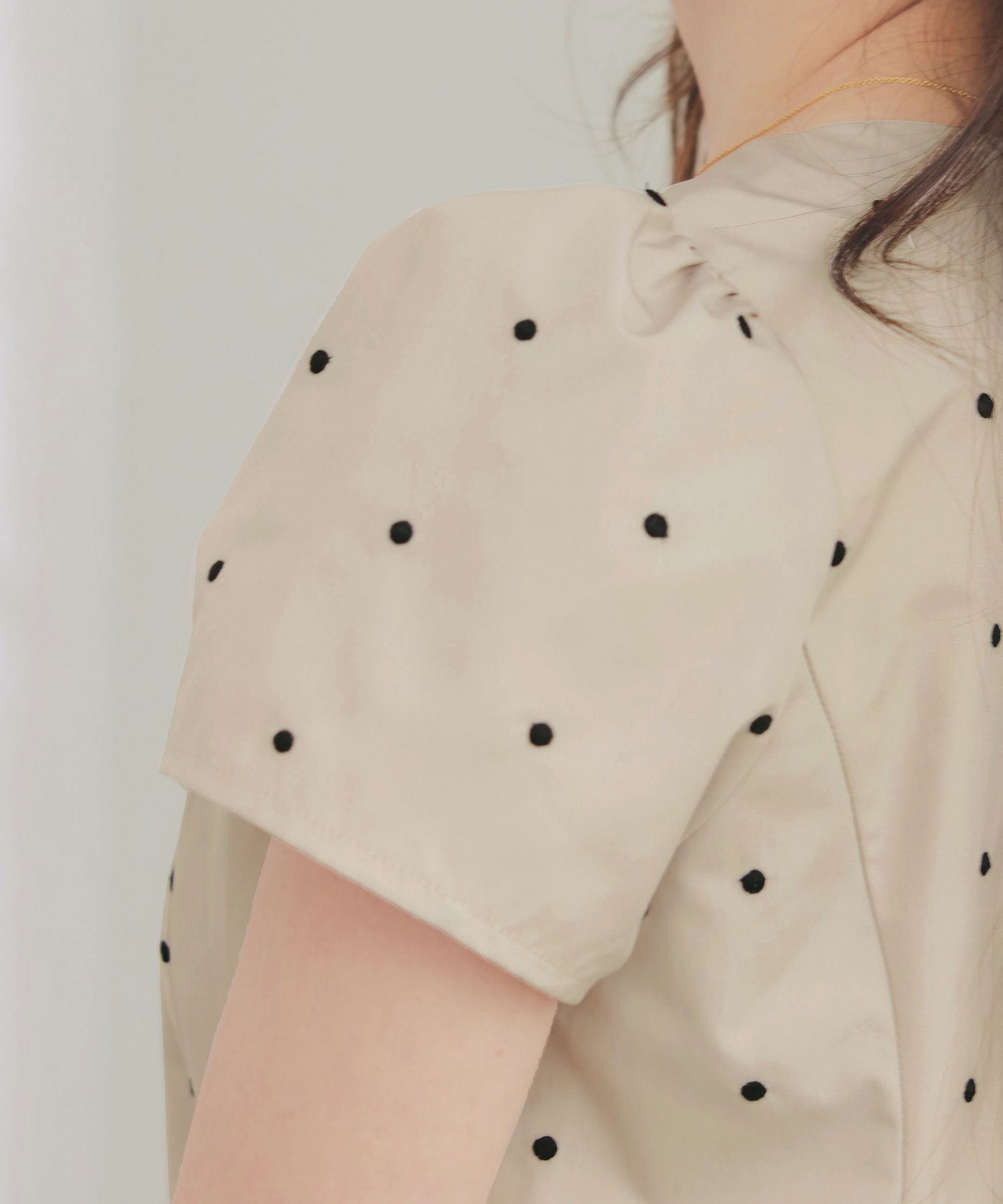 手洗い可 セットアップ対応可 水玉 かわいい 上品 きれいめ 大人カジュアル オフィス フォーマル フェミニン 体型カバー Vネック ジョイントスペース