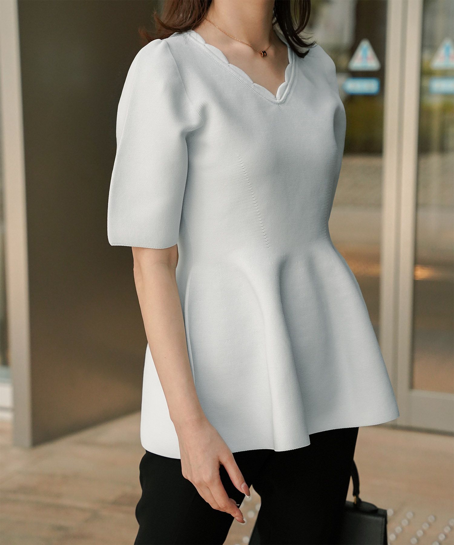 レディース ニットトップス  サマーニット スカラップ 半袖 きれいめ 上品 洗える ホワイト サックス ブラック S M