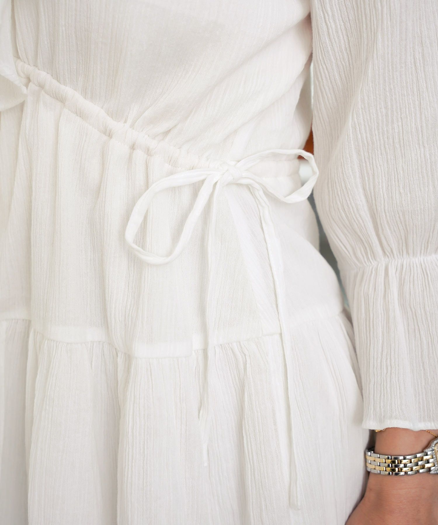 レディース/ブラウス/トップス/チュニック/ラッフルカラー/フリル/ドロスト/ドローストリング/リボン/半袖/7分袖/ゴム口/スタイルアップ/絞れる/Vネック/春/夏/秋/エレガント/フェミニン/上品/カジュアル/大人/ピンクベージュ/ラベンダー/ホワイト