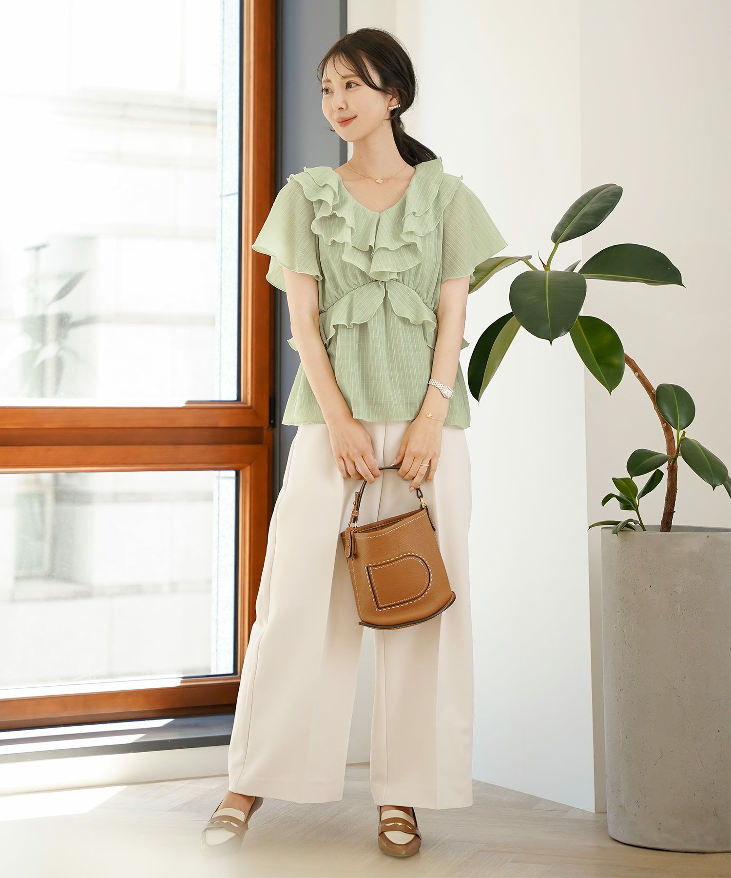 レディース/ブラウス/トップス/ショート丈/コンパクト丈/フリル/ストライプ柄/半シアー/透け感/清涼感/ホワイト/ピンク/ミント/春/夏/旅行/バタフライスリーブ/半袖/ハイウエスト/チェック柄