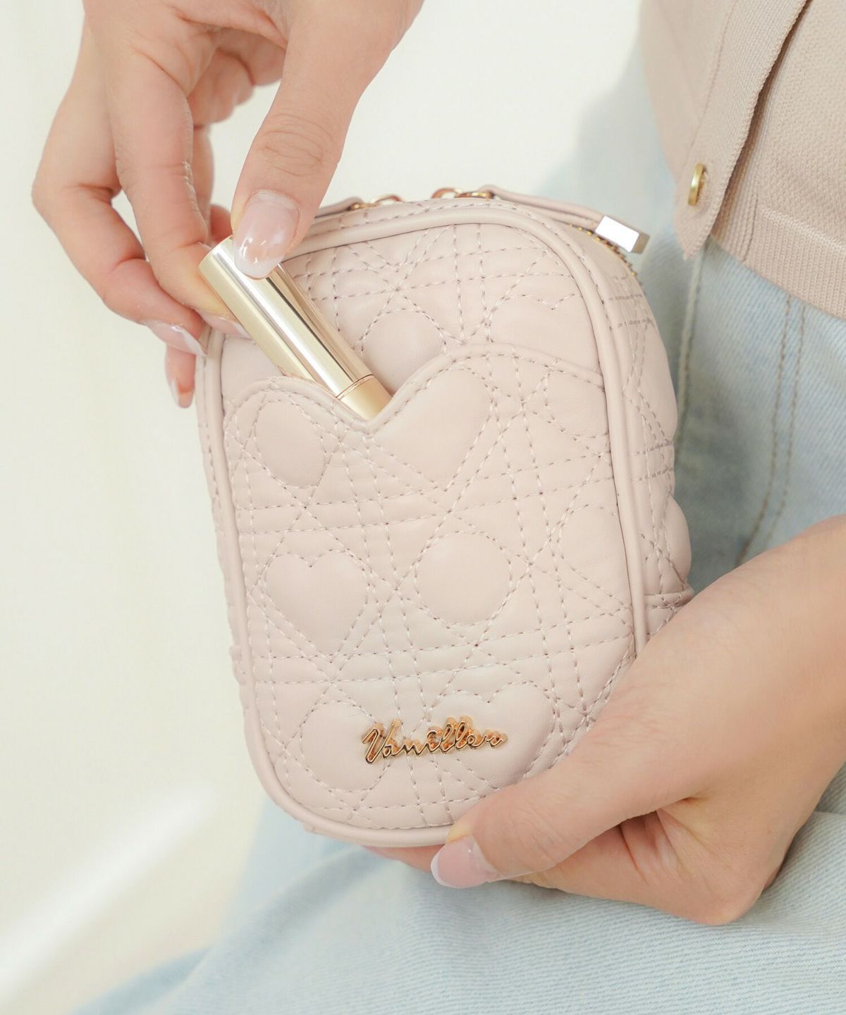 レディース/小物/ポーチ/グッズ/ケース/ティッシュ/ティッシュポケット/ミニ/小さい/ハートキルティング/人気/ヒット/シリーズ/ゴムバンド/ファスナー/吊り下げ/引っ掛け/ストロベリーミルク/ブラック/ピンク/エチケットポーチ/サニタリーポーチ