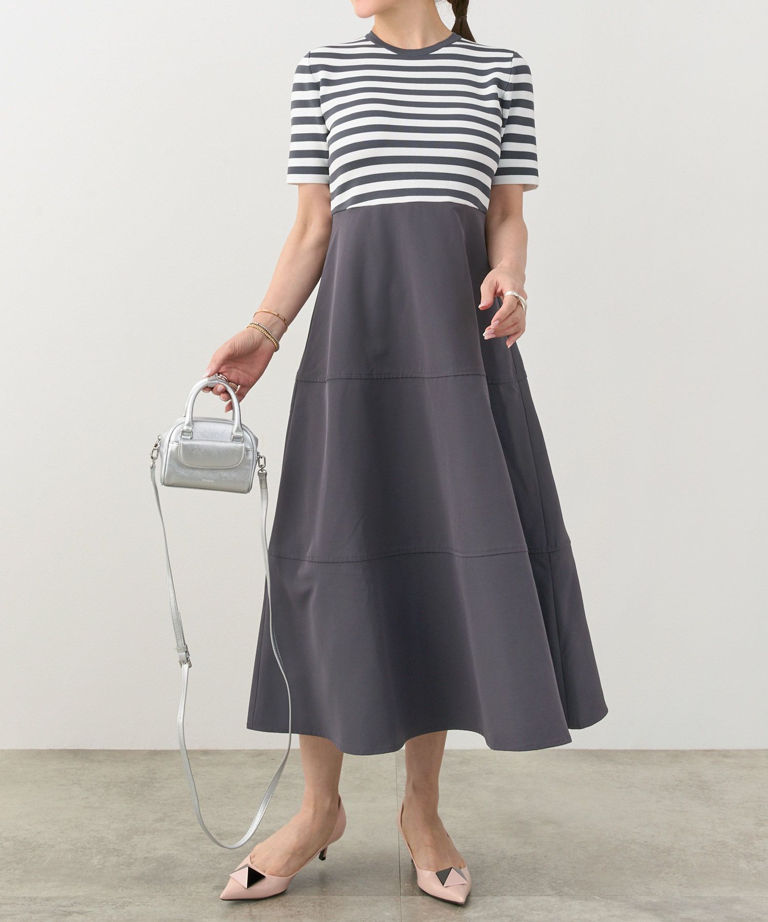 手洗い可上品きれいめボーダー柄大人可愛いオフィスカジュアルフェニミンオフィス白黒ジョイントスペース